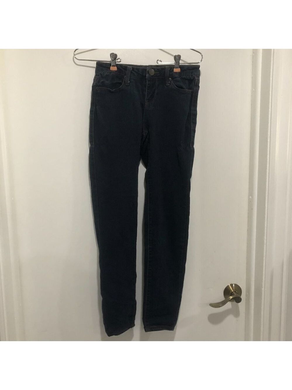 𝅺ladies No Boundaries stretch denim straight legged jean Size 5